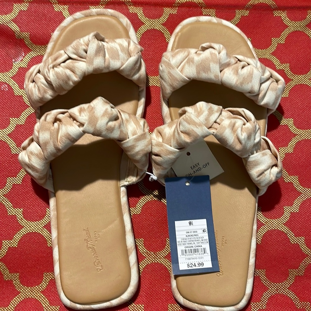 Universal Thread Women's Almond Meg Knotted Padded Slide Sandals  Size 9.5